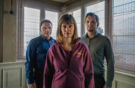 Zwei Ermittler, eine Verdächtige